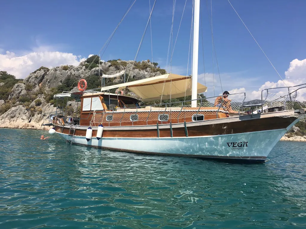 Vega boat