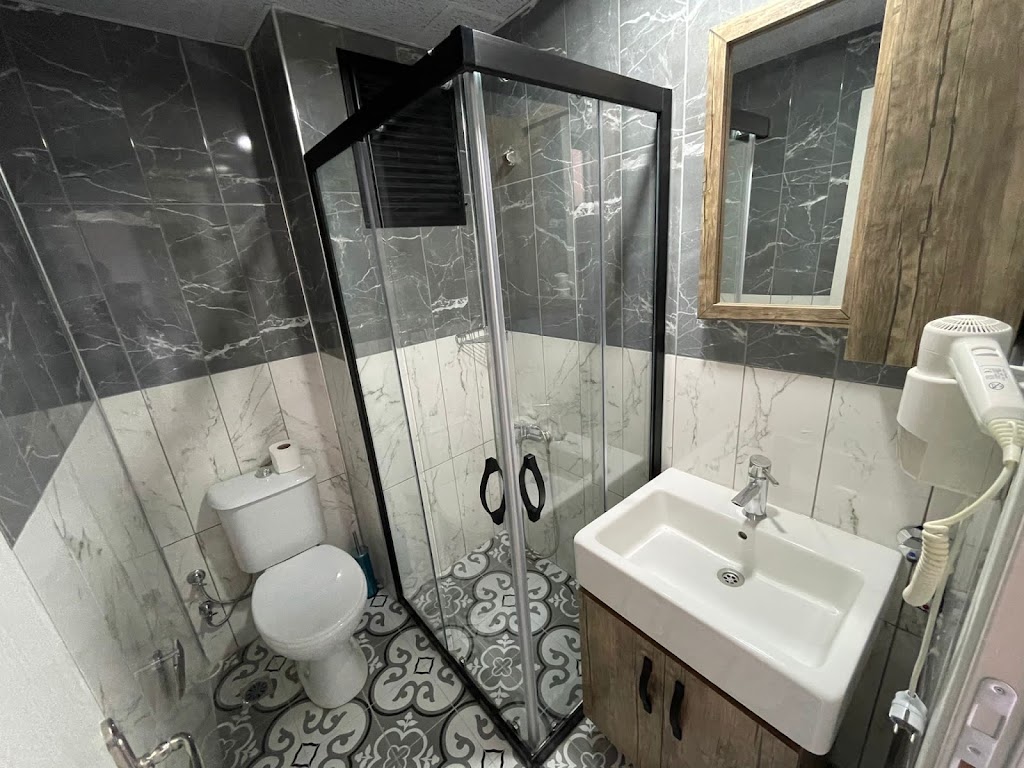 Seven City Hotel