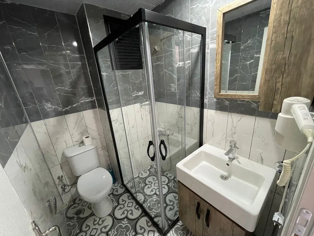 Seven City Hotel
