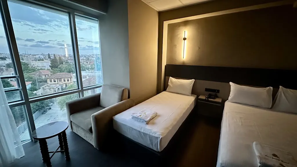 Esse Joven Hotel
