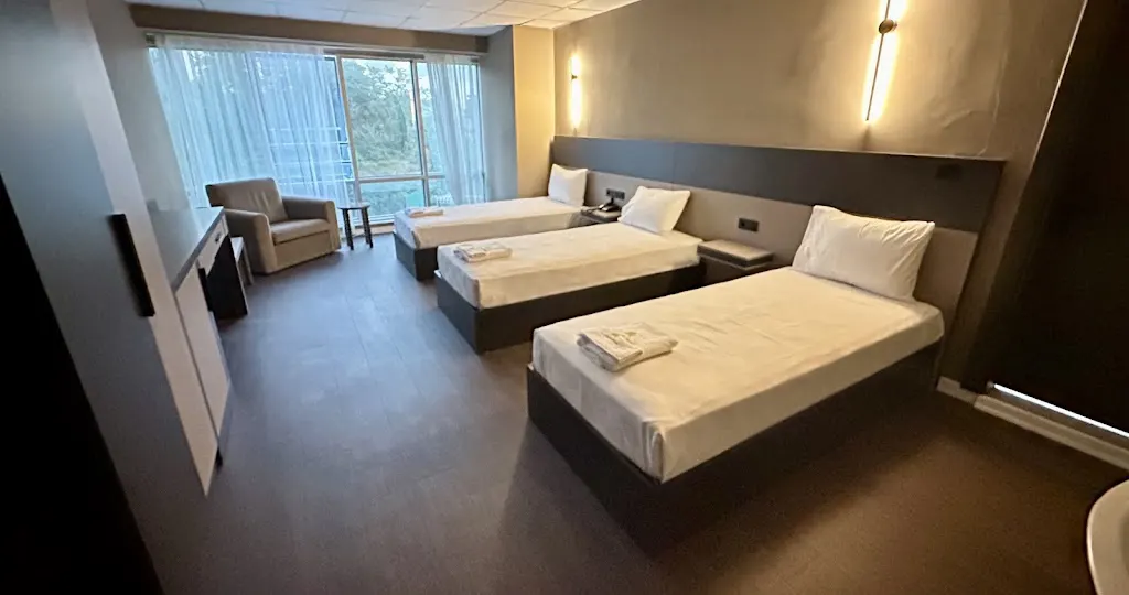 Esse Joven Hotel