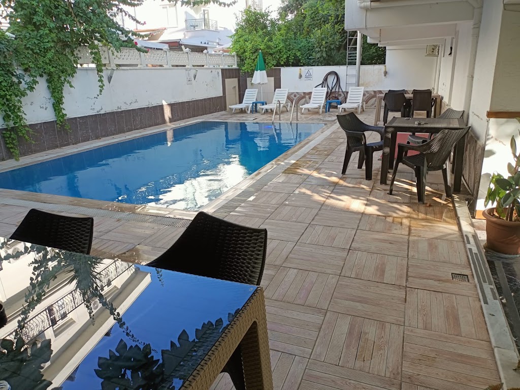 Lavin Garden Hotel