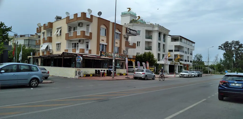 Tunç Apart