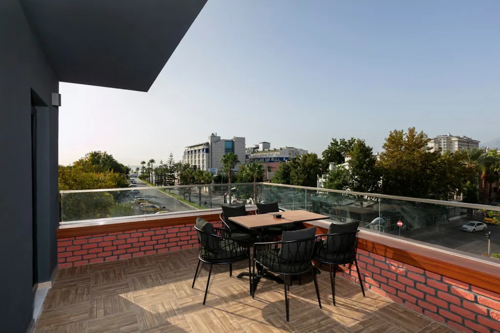 Pukka Hotel