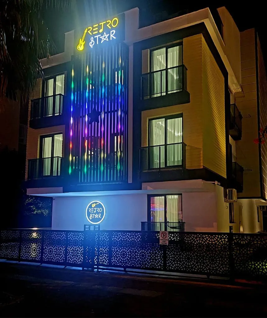 Retro Star Suites