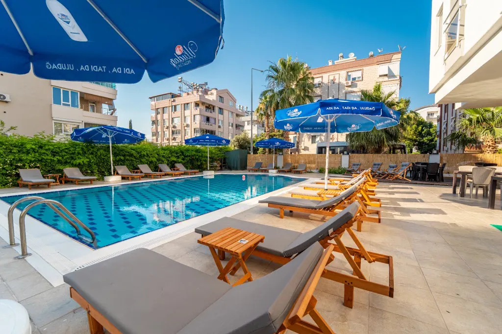 La Brisa Hotel