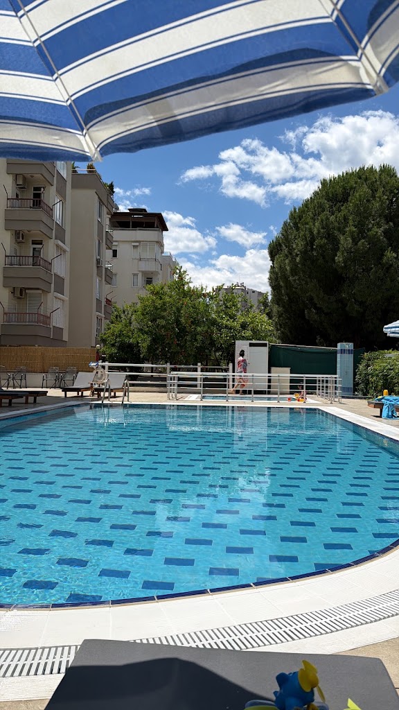 La Brisa Hotel