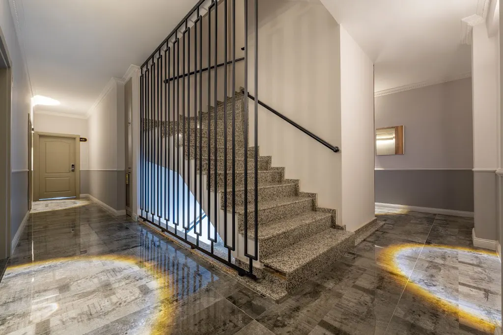 Lemon Hotel