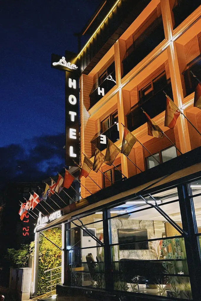 Sam Hotel