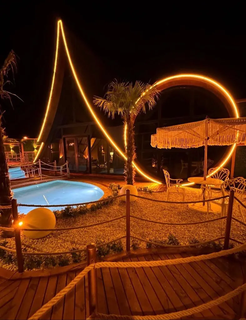 Gaudy Bungalov