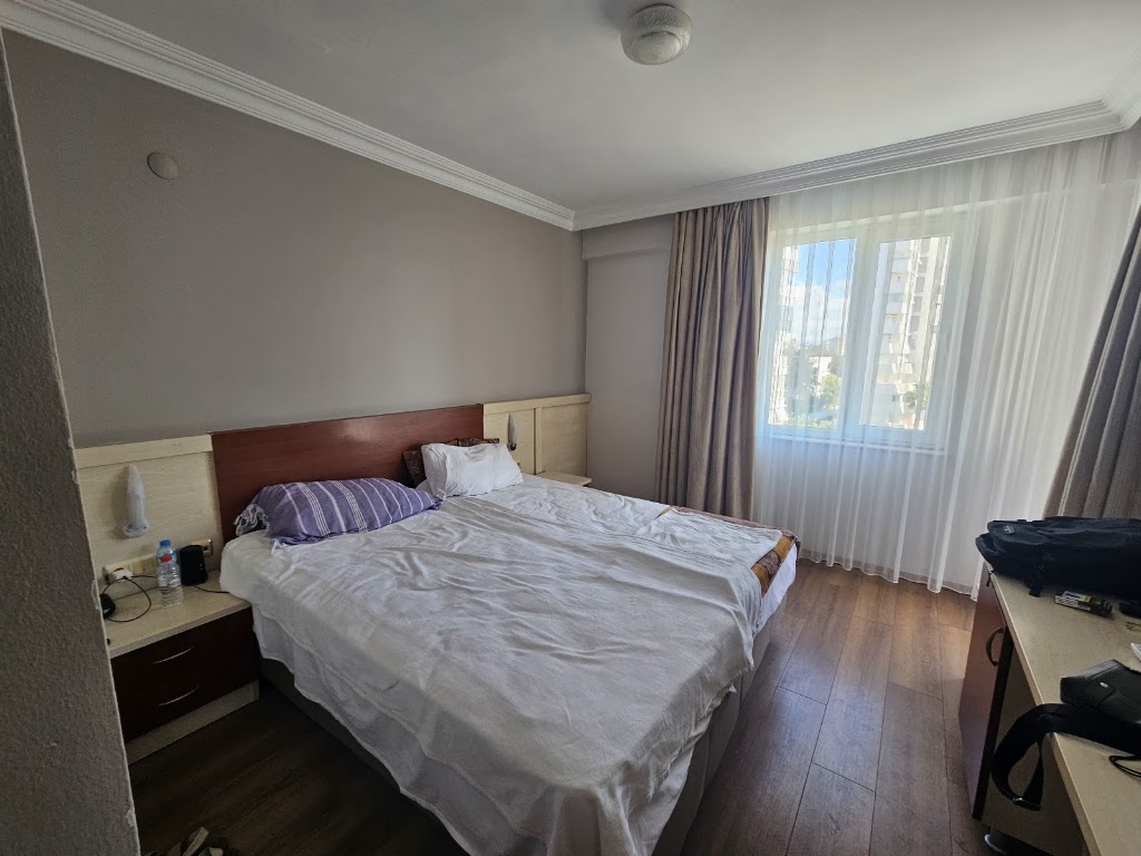 Lara Dinc Hotel