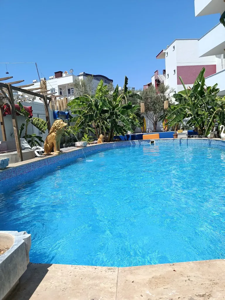 Grand Niki Hotel & Spa