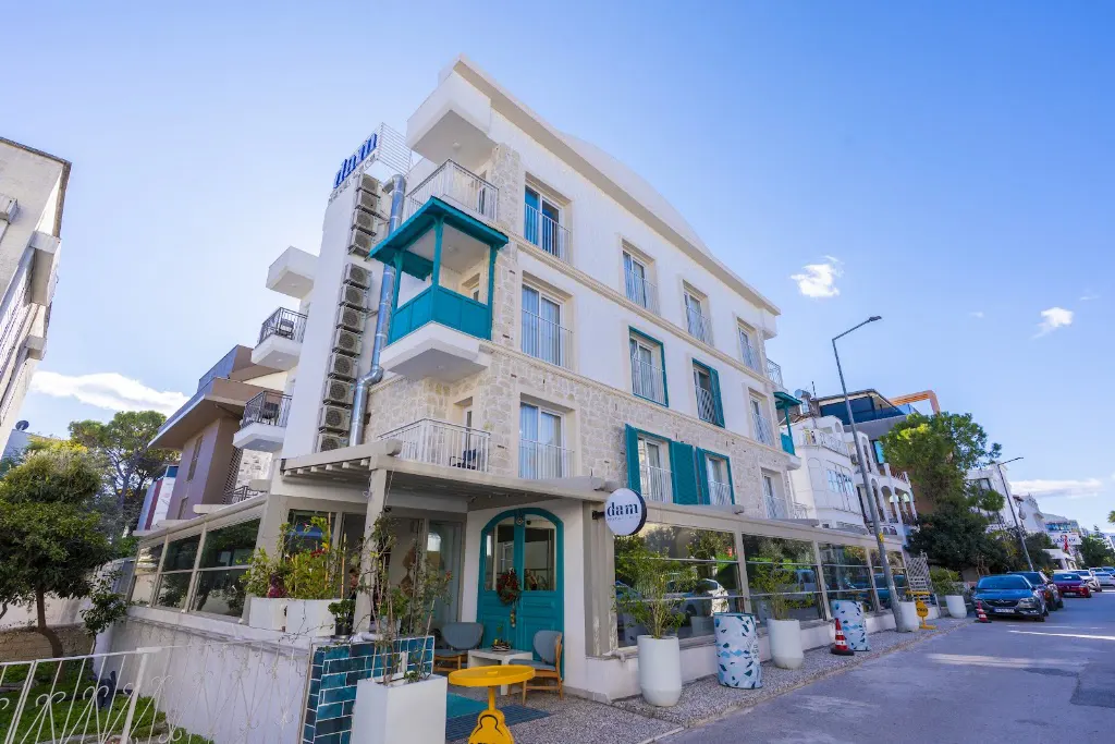 Dam Hotel Lara