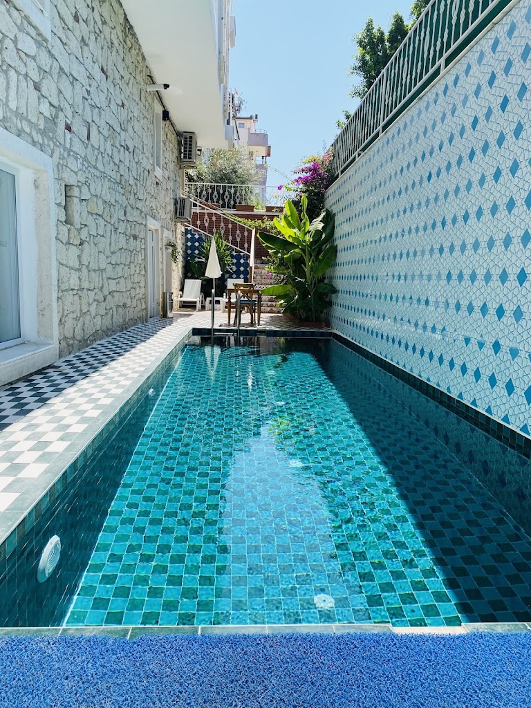 Dam Hotel Lara