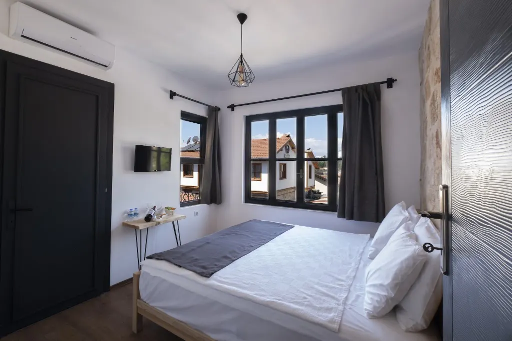 Solo Boutique Hotel