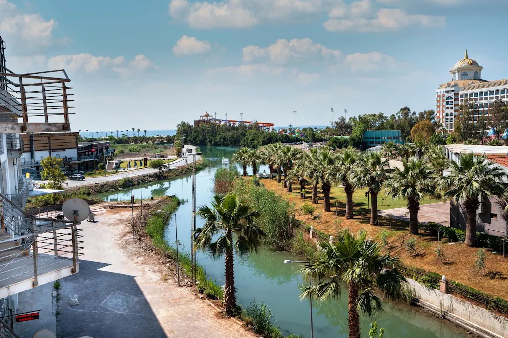 RiverSea Suite & Hotel Kundu