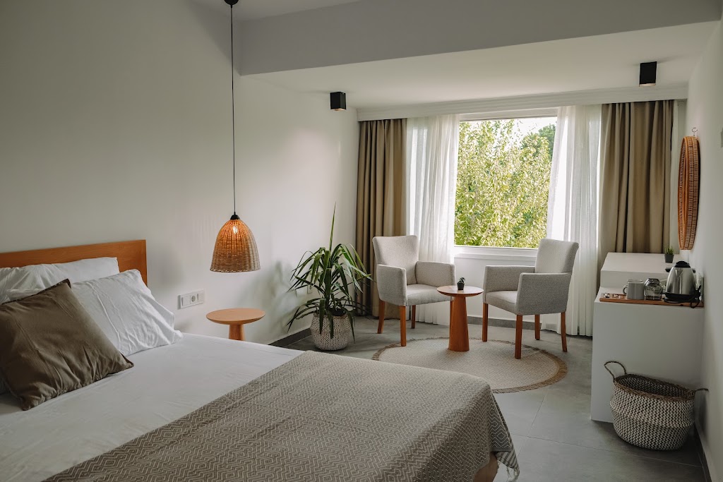 Raw Beach Hotel