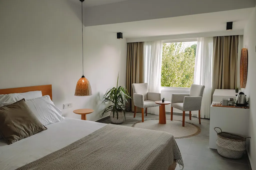 Raw Beach Hotel