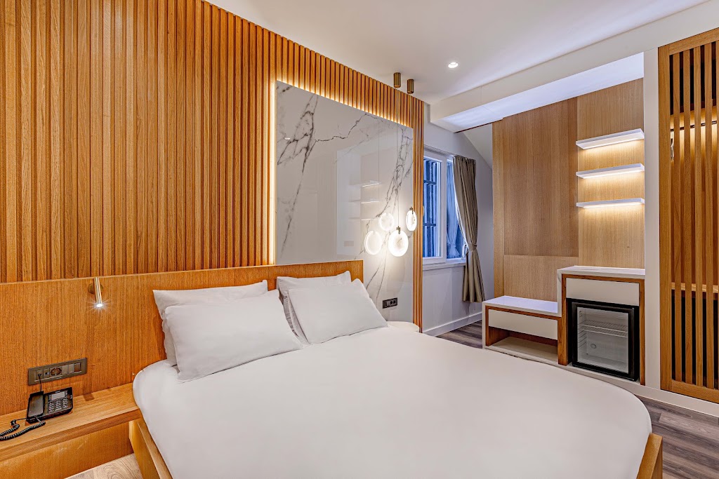 Dulcet Hotel