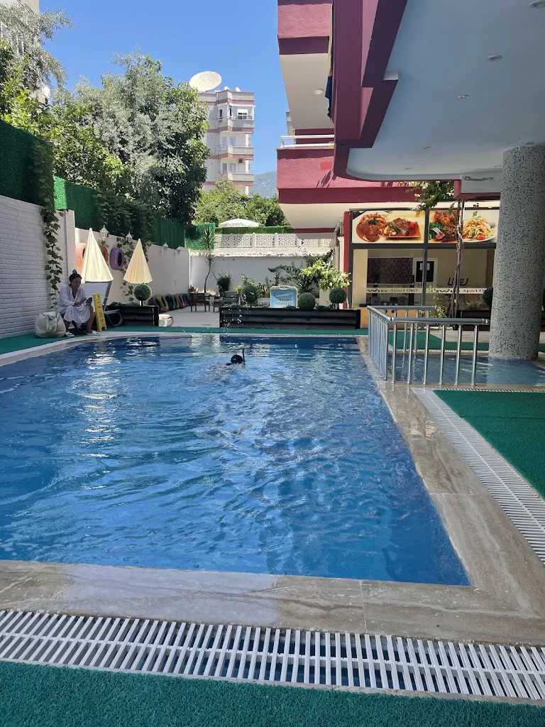 Twin Apart Hotel