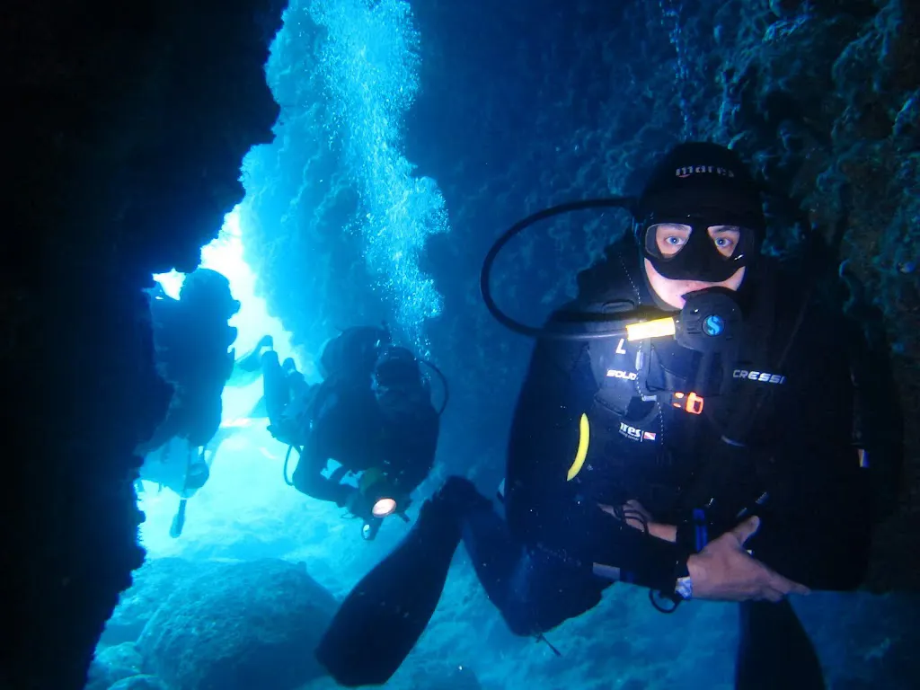 Falcon Diving Center