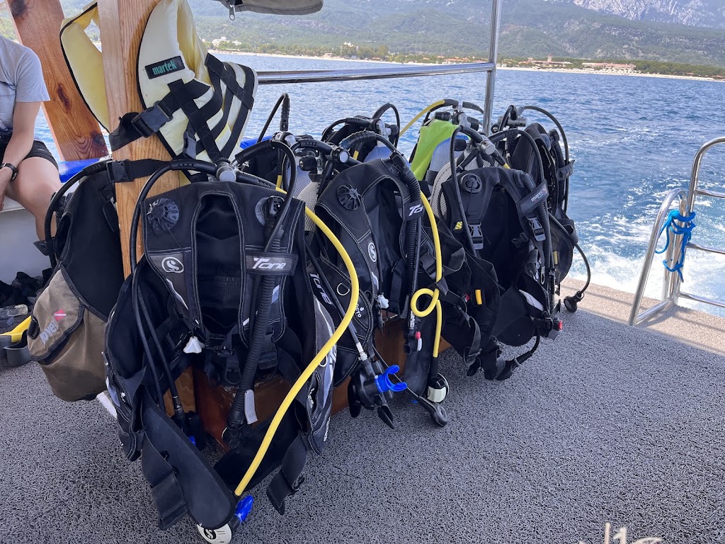 Blue World Diving Center