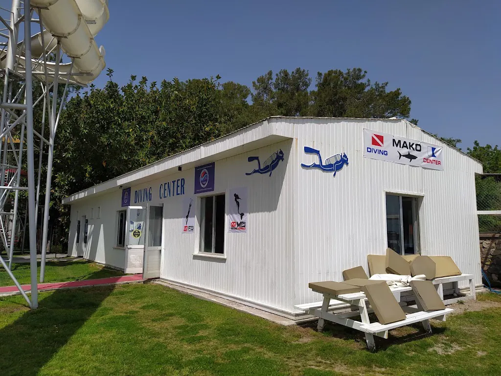 Mako Diving Center