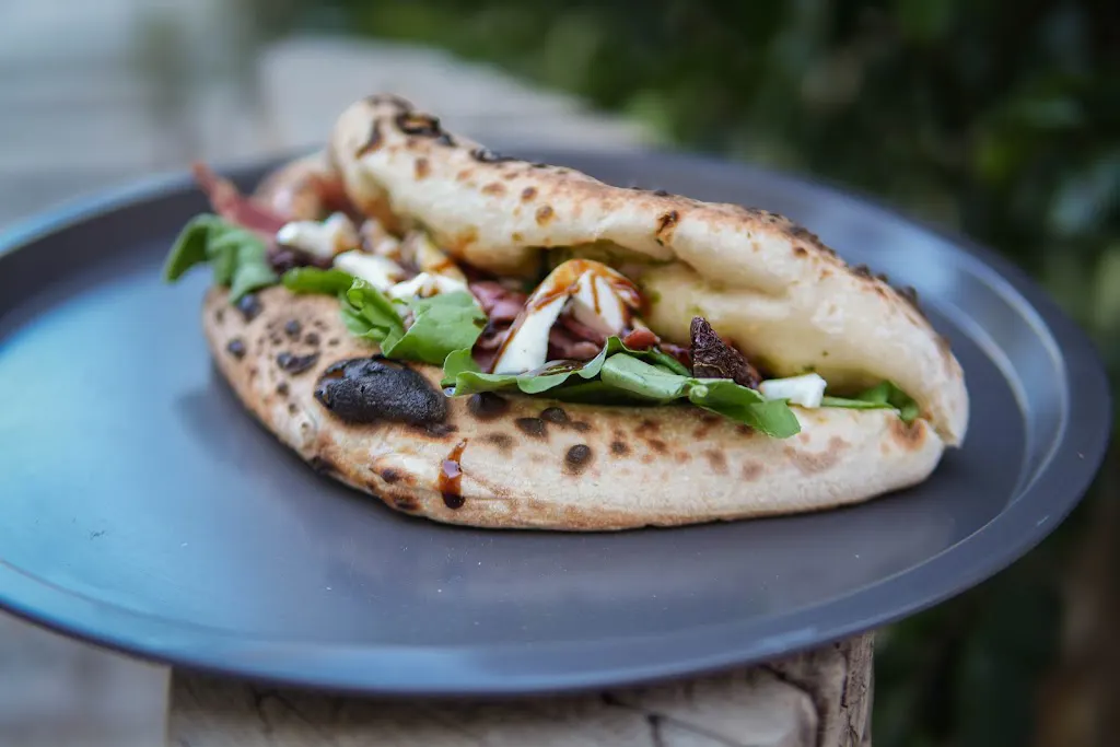 THE Oven Pizza Napoletana Lara