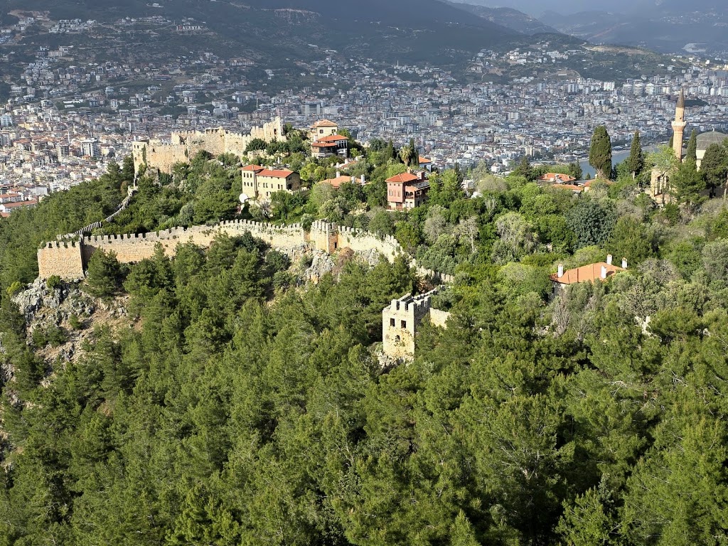 Ehmedek Kalesi