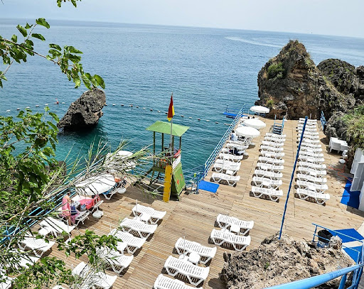 İnciraltı Plajı Falezler