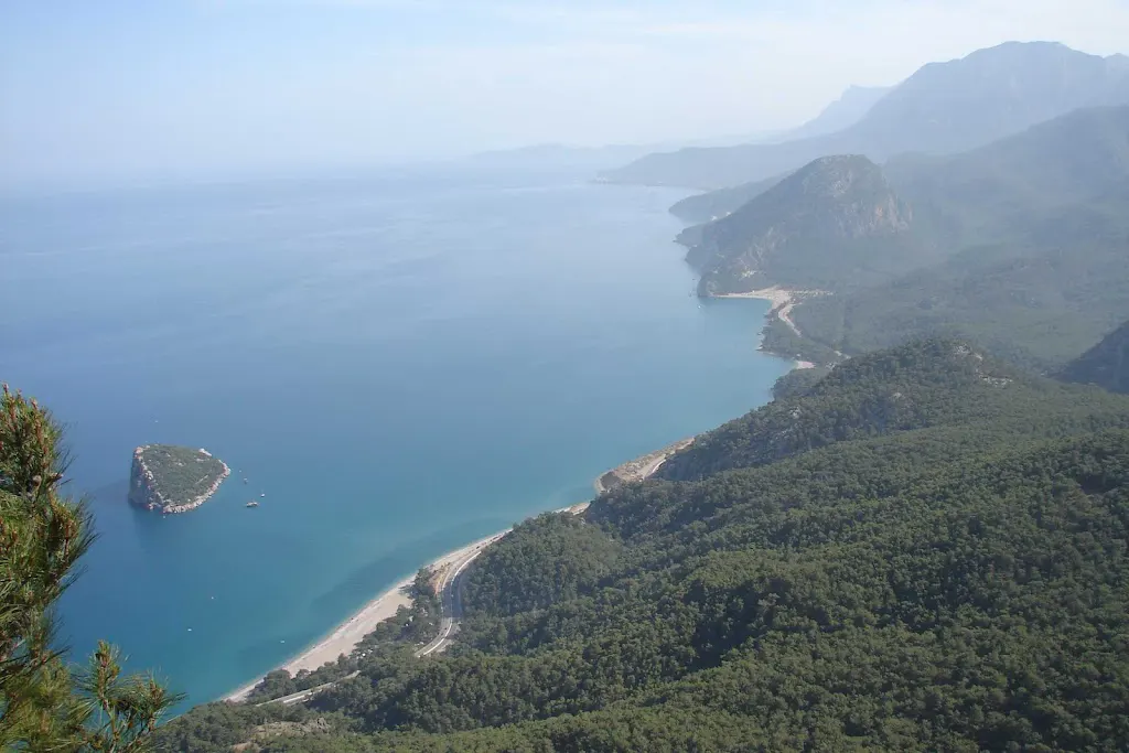 Konyaaltı 3 Günlük Gezi Planı · Antalya Merkez, Lara, Kemer, Adrasan — Deniz & Plaj & Doğa