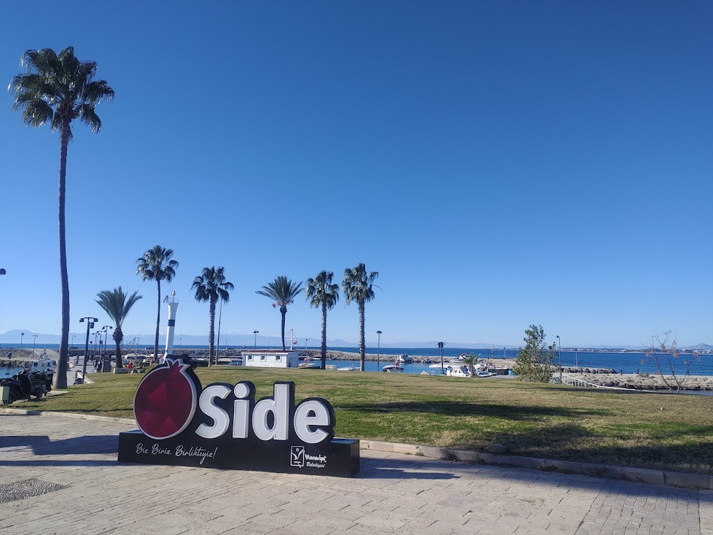 Side Promenade