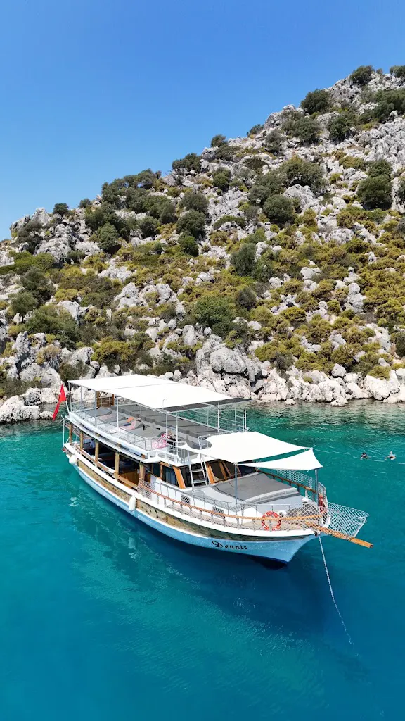 Dennis Boat