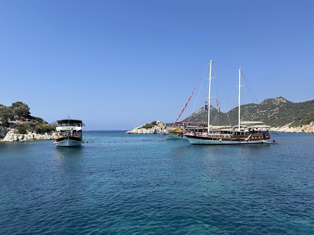 Grand Safari Boat