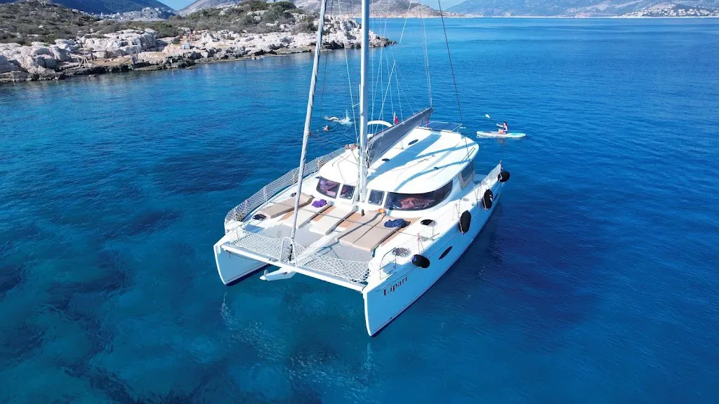 Sailing & Catamaran Tours