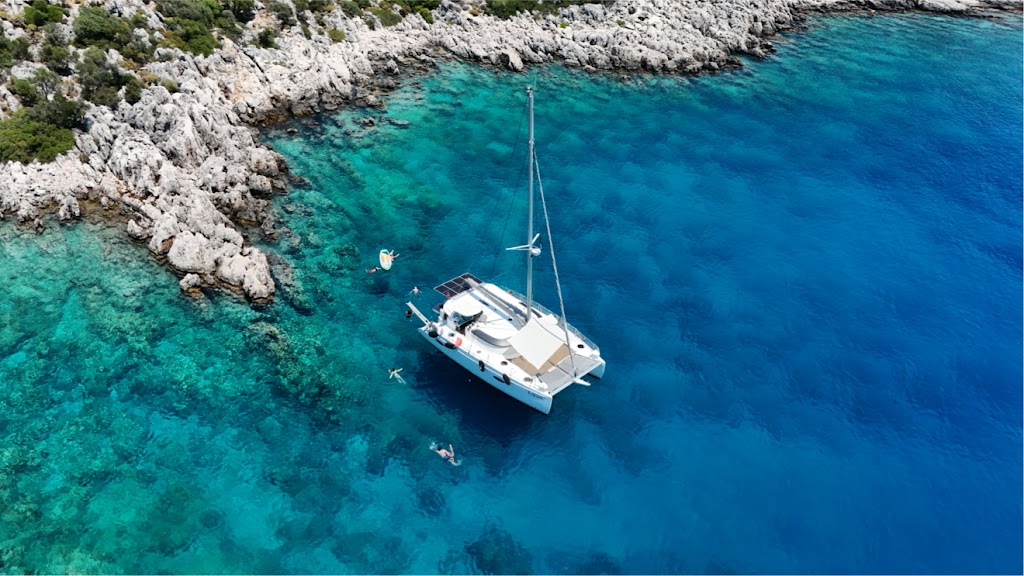 Sailing & Catamaran Tours