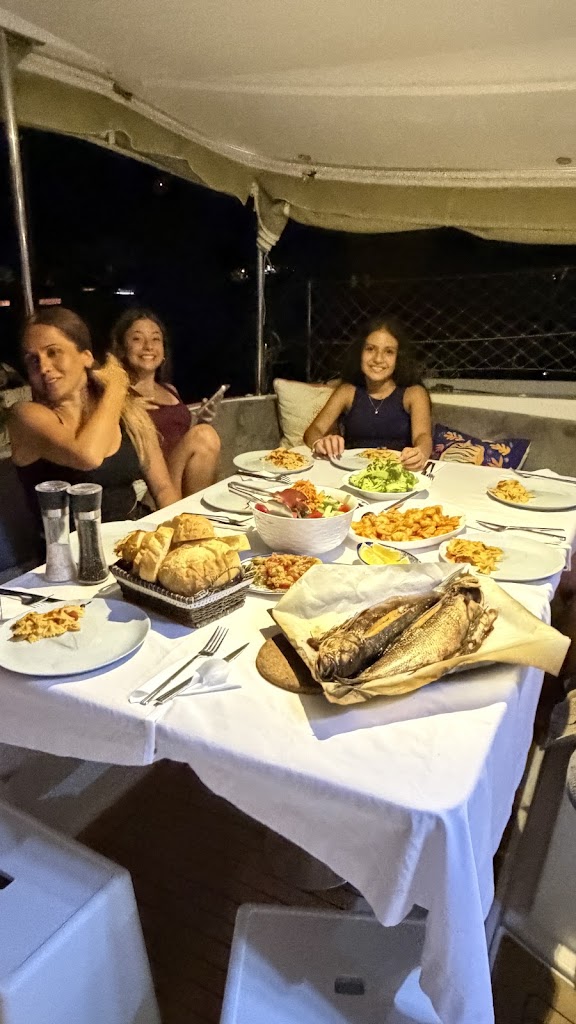Sailing & Catamaran Tours