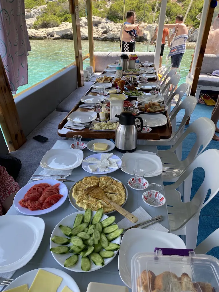 Saniş Boat