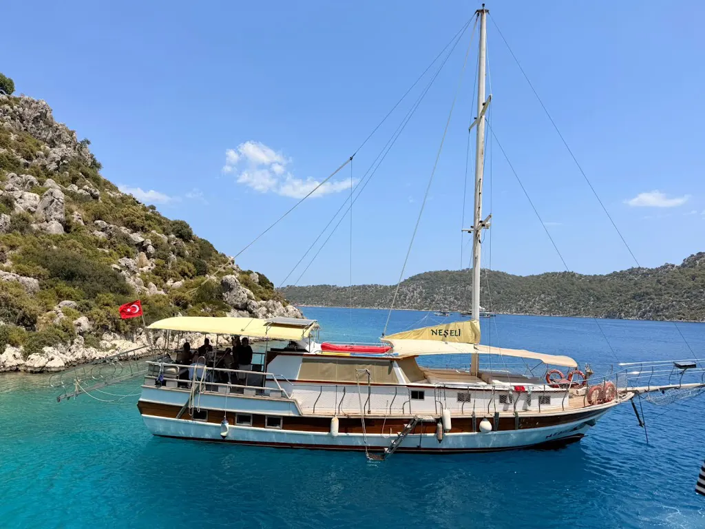 Neşeli Yacht