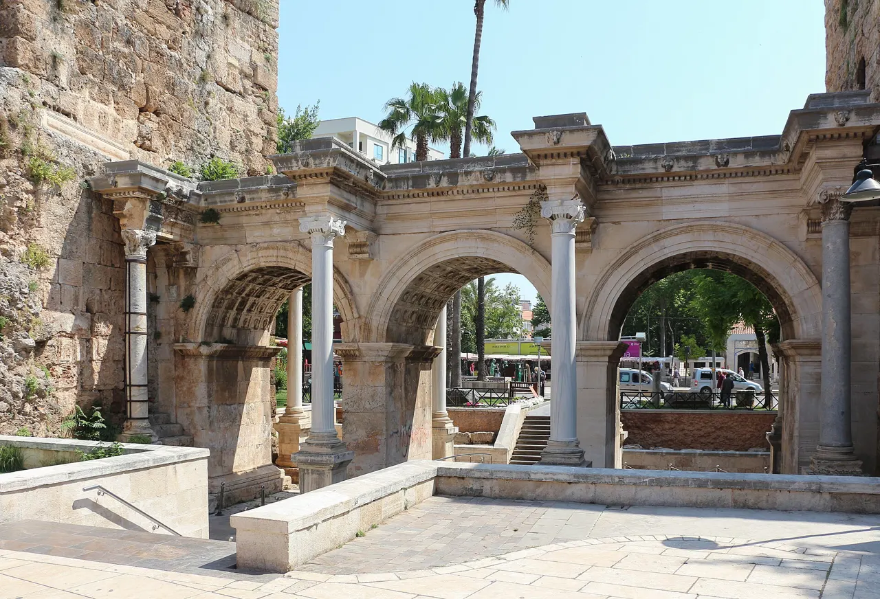 Hadrian Kapısı
